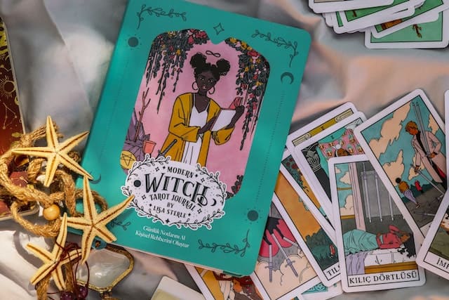 Qué Significa Encontrarse una Carta de Tarot en la Calle: Guía completa