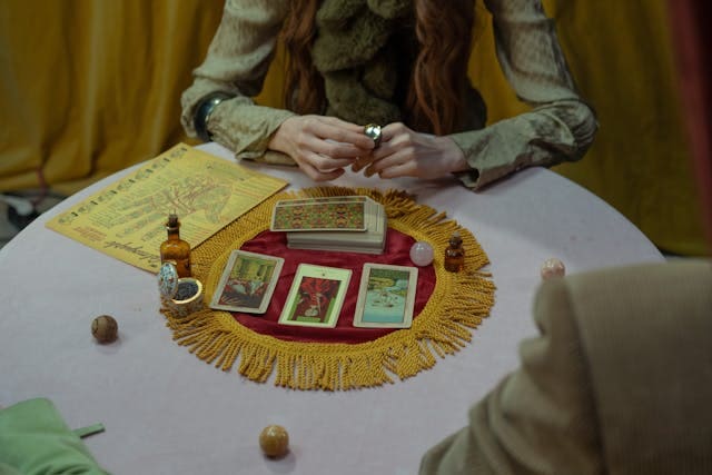 Importancia de llevar preguntas preparadas a la consulta de tarot